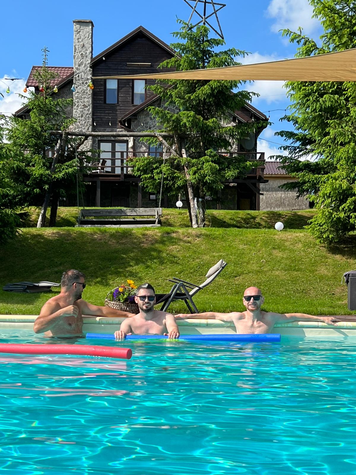 78f68330-b1b9-453e-a960-8bbfc4d0ee81